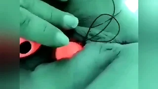 Beby finger fucks her pussy in a sunbathe bed&comma; homemade